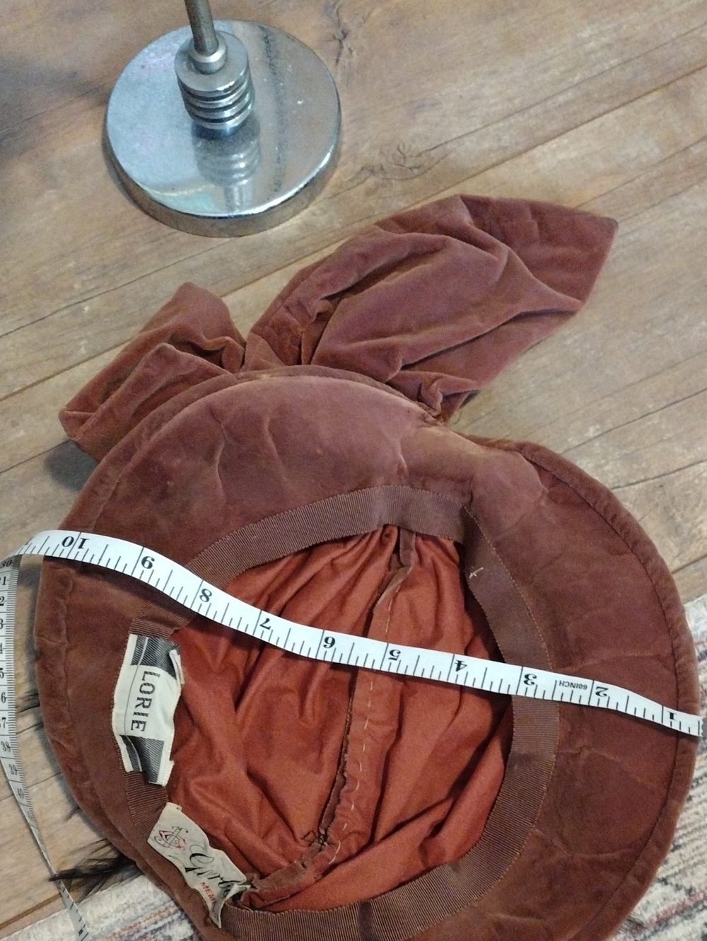 1940s Feather And Velvet Tilt Hat - Picture 5 of 8